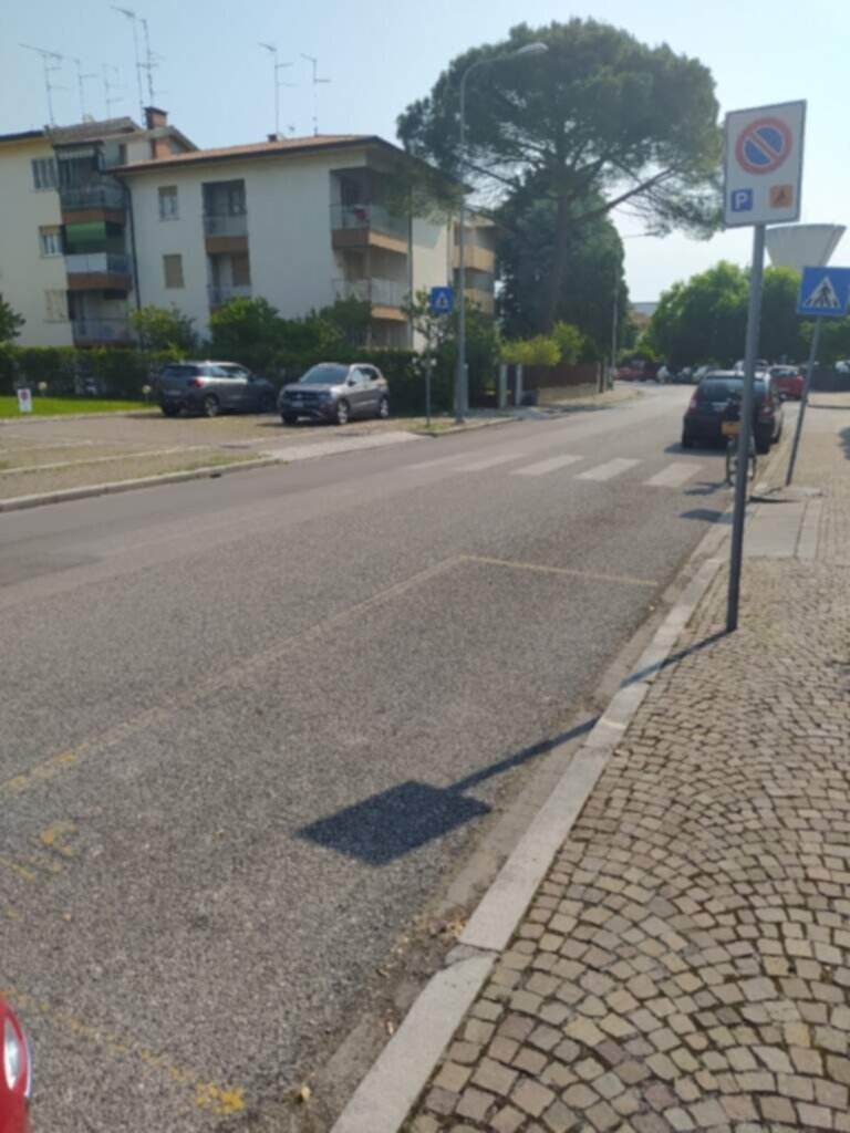 PARCHEGGIO DISABILI PUBBLICO Via Monte S. Marco