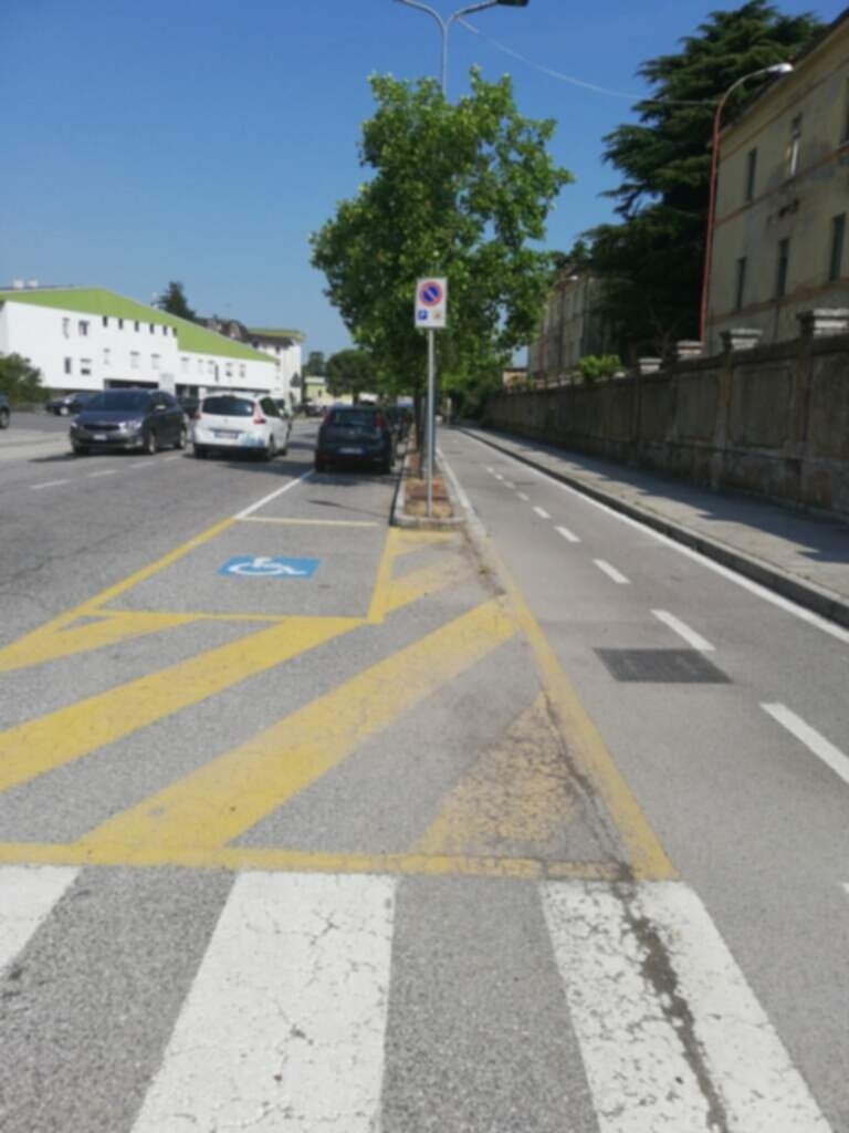 PARCHEGGIO DISABILI Pubblico via terza armata