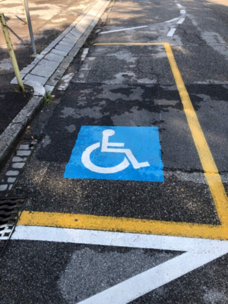 PARCHEGGIO DISABILI PUBBLICO via Colugna