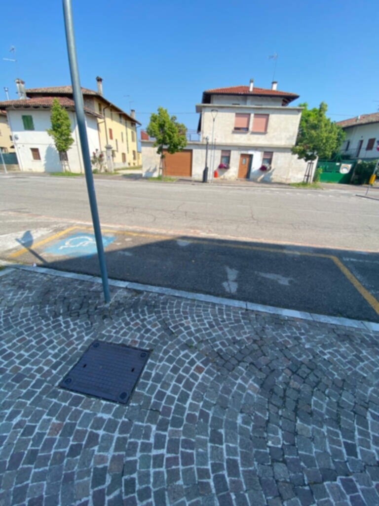 PARCHEGGIO DISABILI PUBBLICO via laipcco Udine