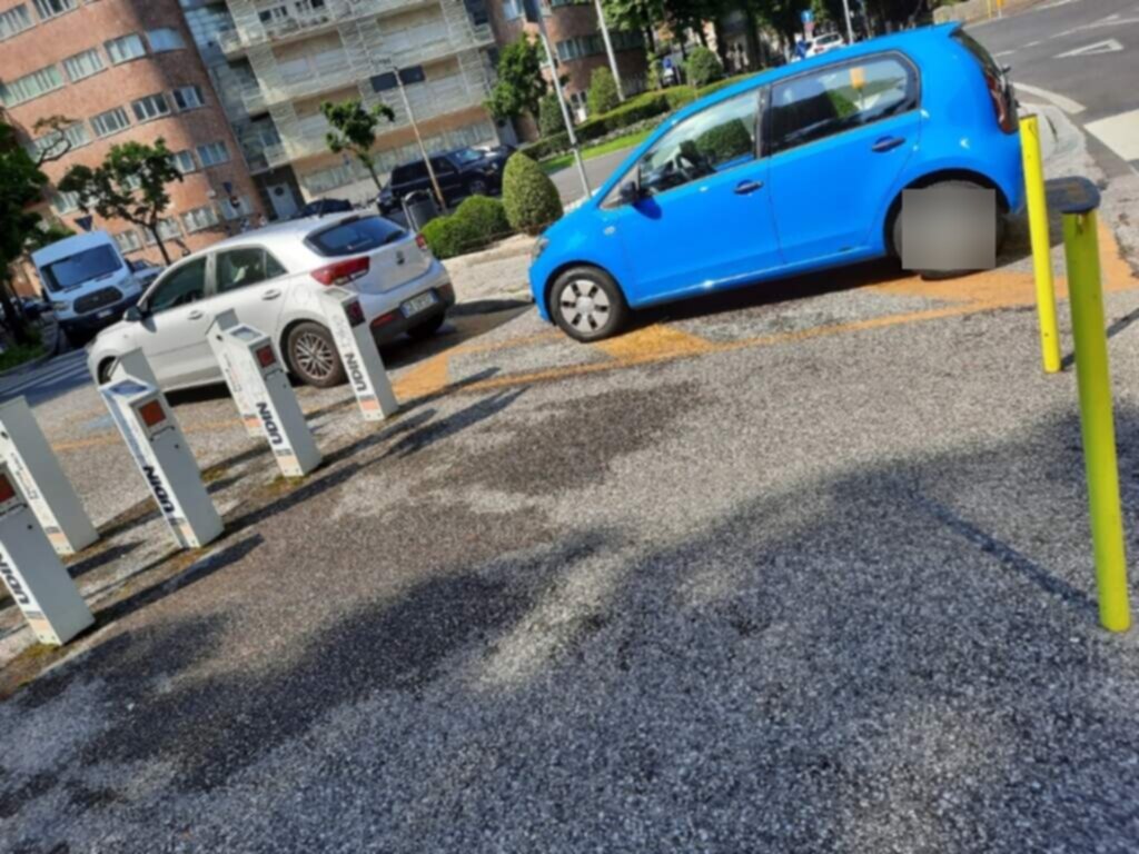 PARCHEGGIO DISABILI PUBBLICO