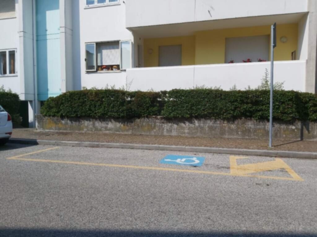 PARCHEGGIO DISABILI PUBBLICO