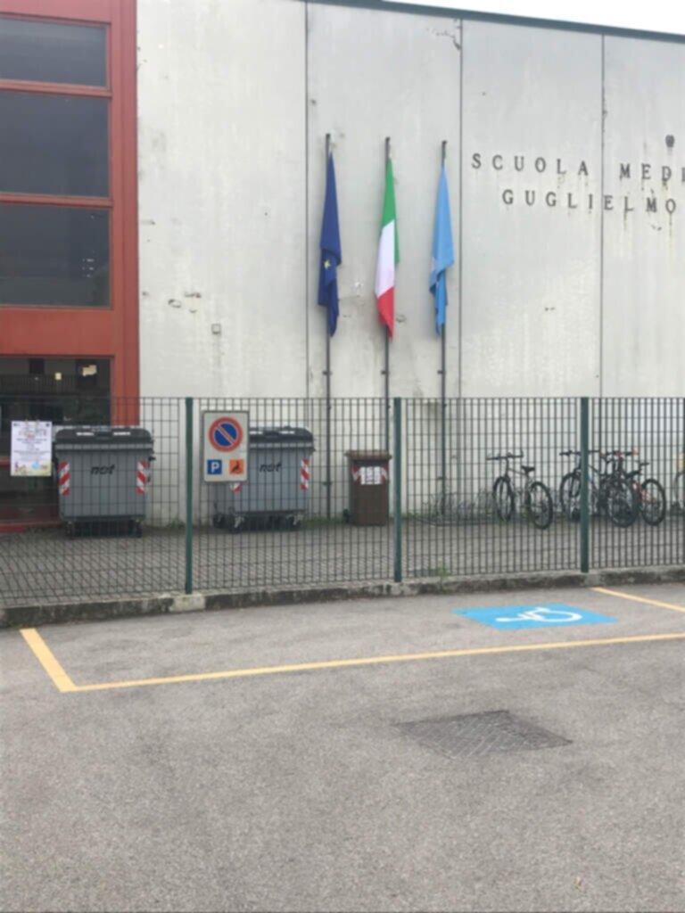 PARCHEGGIO DISABILI PUBBLICO