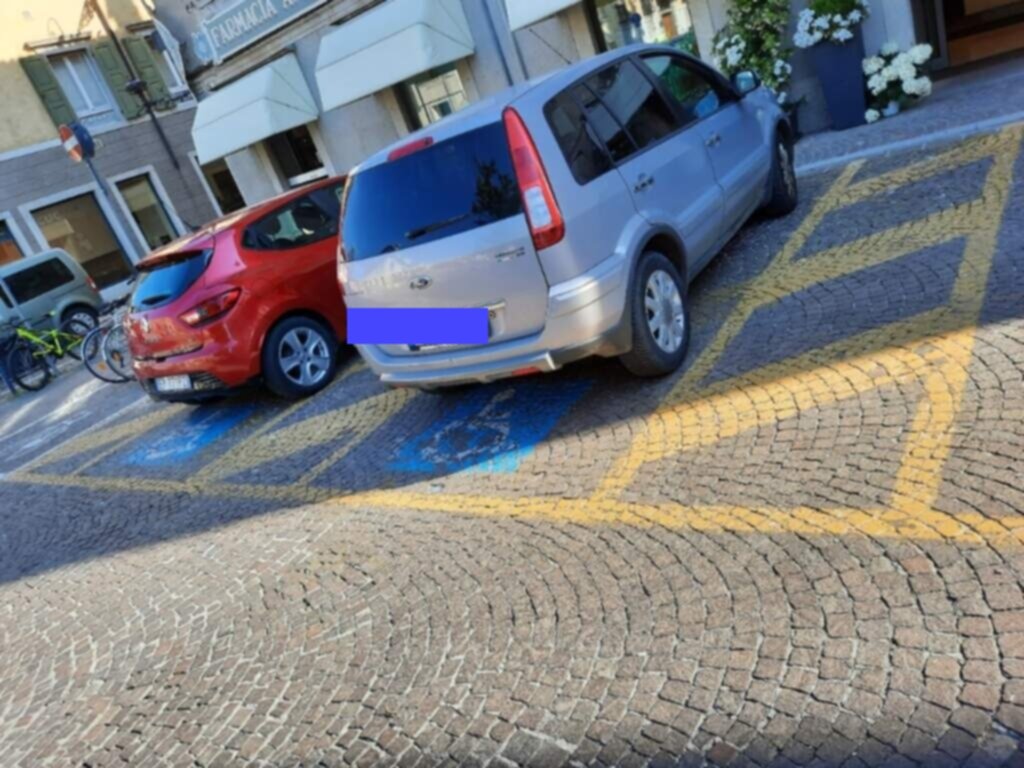 PARCHEGGIO DISABILI PUBBLICO PIAZZA GARIBALDI