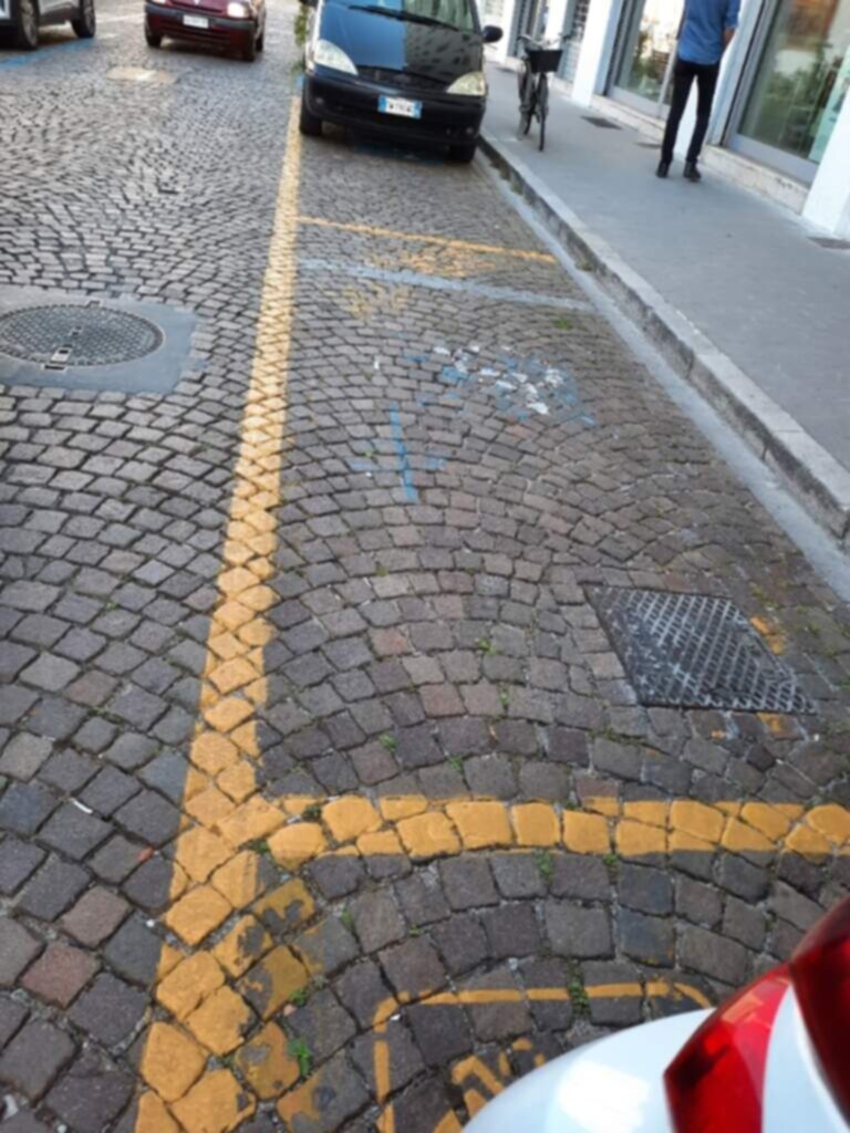 PARCHEGGIO DISABILI PUBBLICO VIA SAVORGNANA