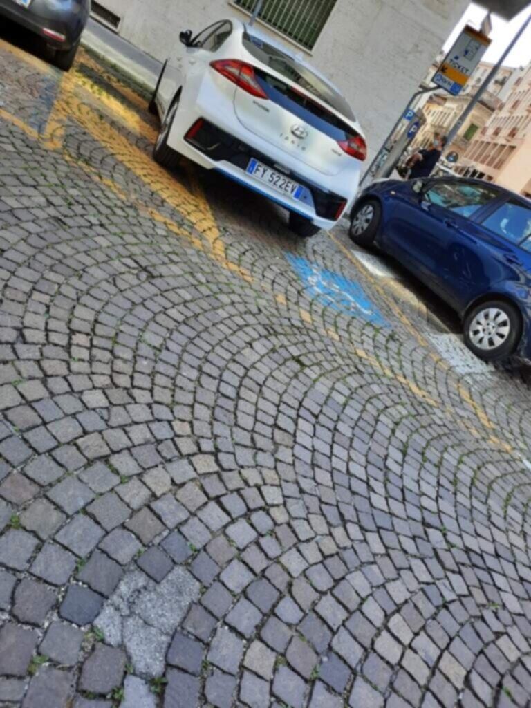 PARCHEGGIO DISABILI PUBBLICO VIA ELIO MORPURGO