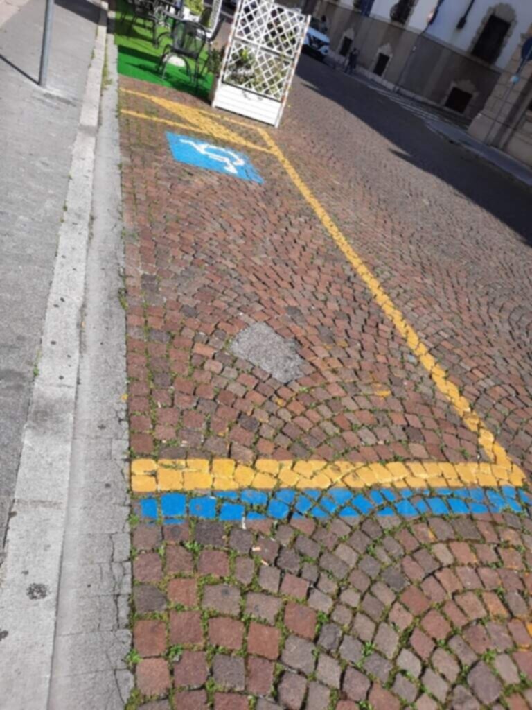 PARCHEGGIO DISABILI PUBBLICO VIA SAVORGNANA