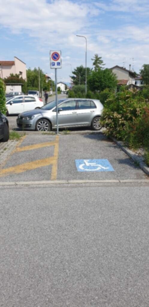 PARCHEGGIO DISABILI PUBBLICO