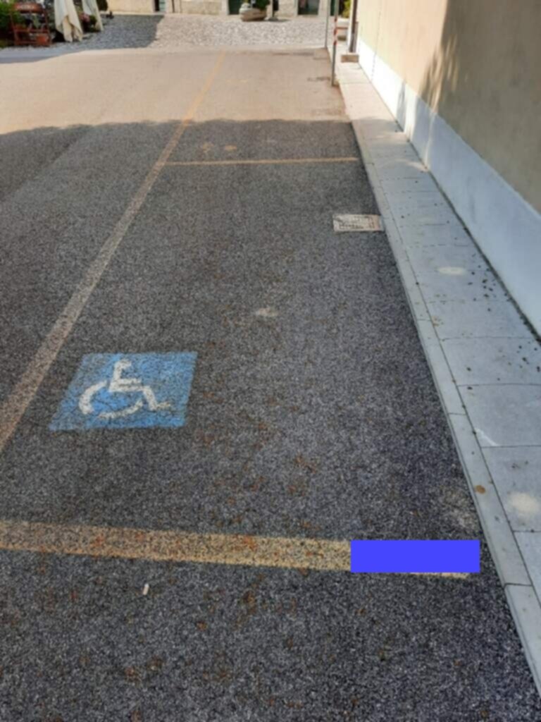 PARCHEGGIO DISABILI PUBBLICO