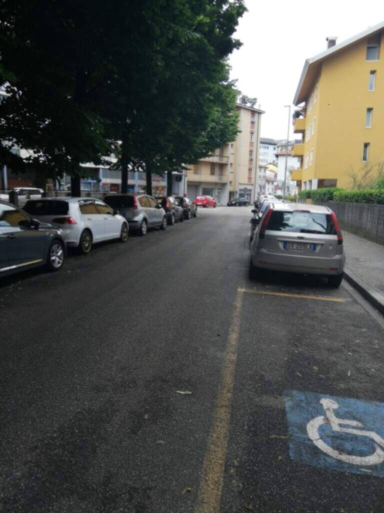 PARCHEGGIO DISABILI PUBBLICO