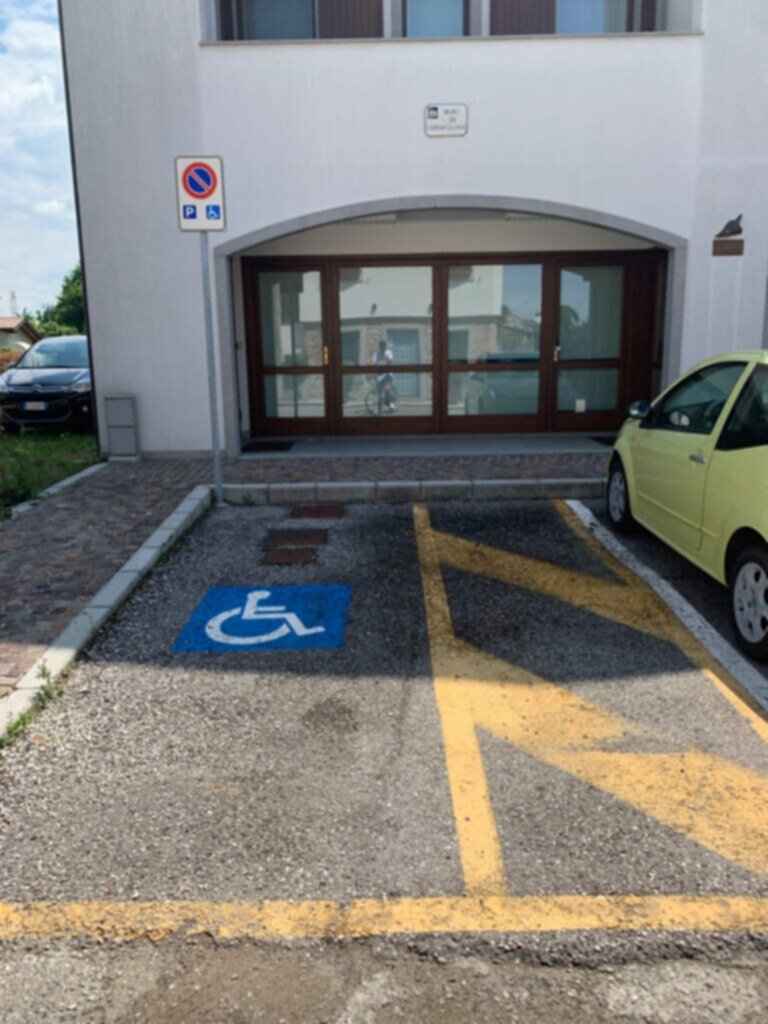 PARCHEGGIO DISABILI PUBBLICO Cerneglons, via Pradamano