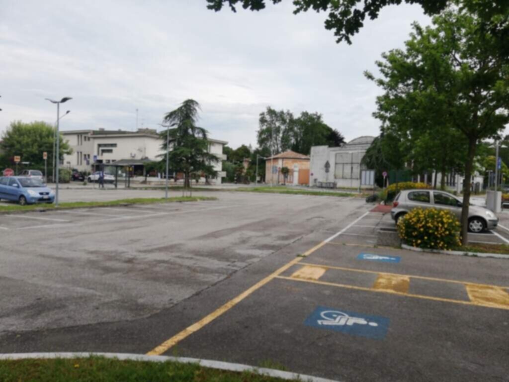 PARCHEGGIO DISABILI Pubblico terzo di Aquileia, piazza libertà