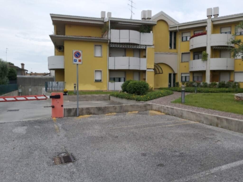 PARCHEGGIO DISABILI PUBBLICO