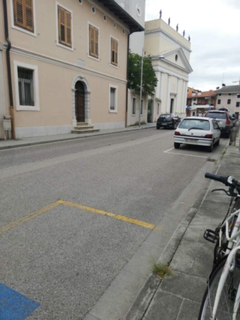 PARCHEGGIO DISABILI Pubblico terzo di Aquileia, fronte chiesa