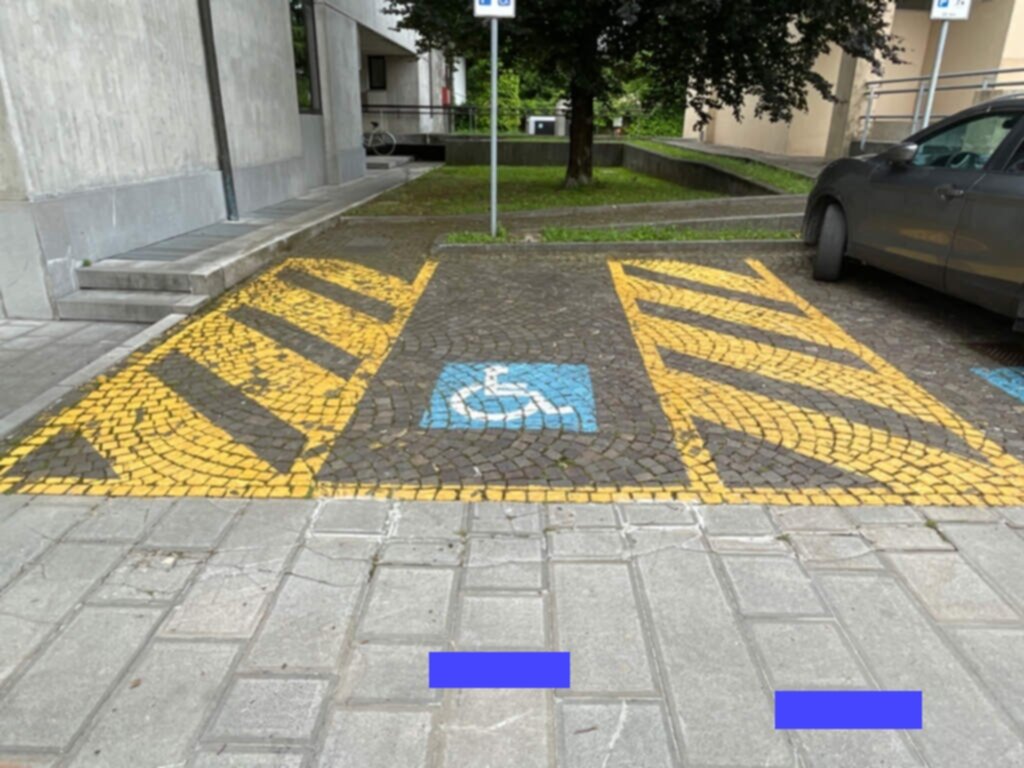 PARCHEGGIO DISABILI PUBBLICO