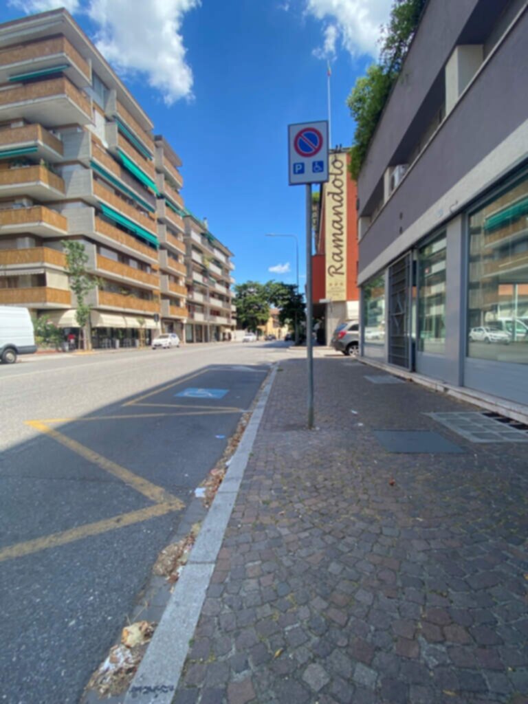 PARCHEGGIO DISABILI PUBBLICO