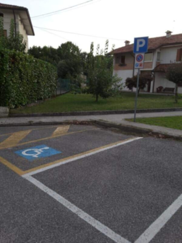 PARCHEGGIO DISABILI PUBBLICO, via Massaua Udine