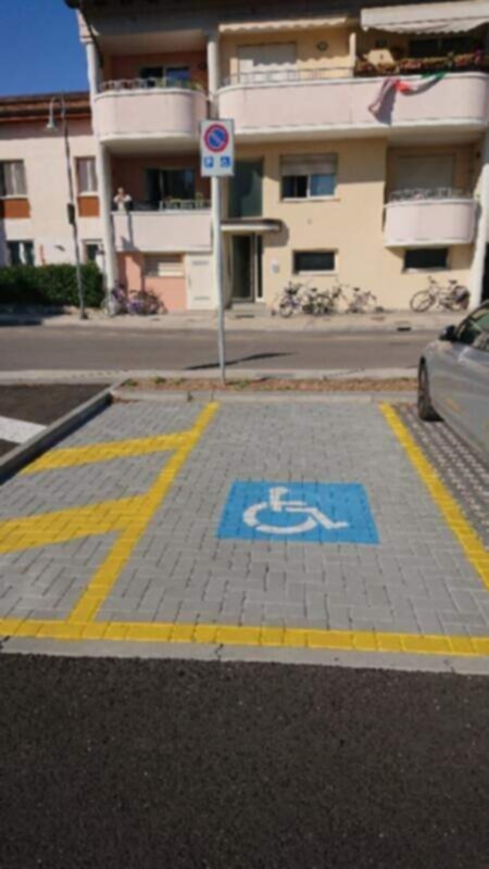 PARCHEGGIO DISABILI PUB Grado via dell'IngegnoBLICO