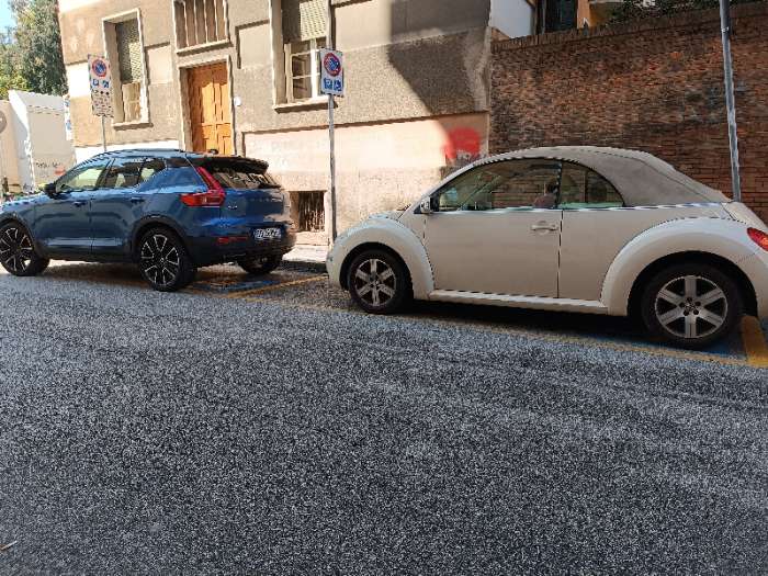 PARCHEGGIO DISABILI PUBBLICO