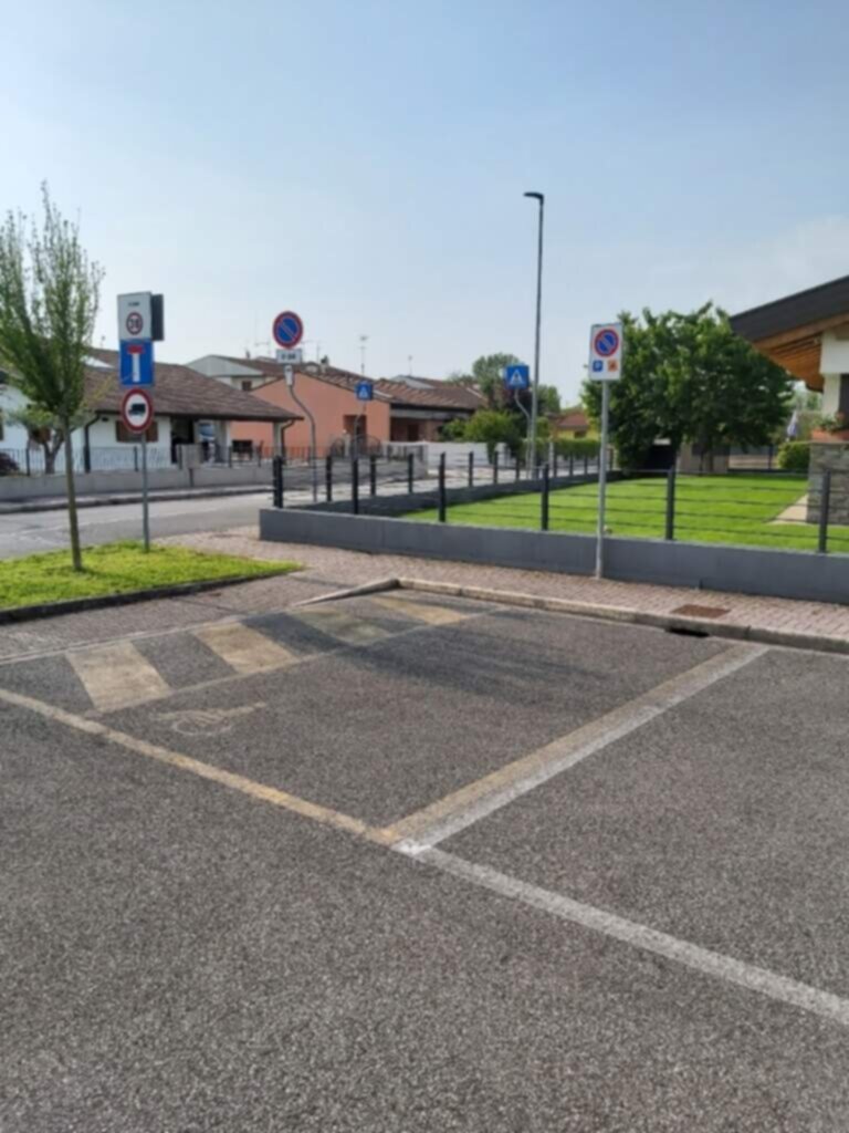 PARCHEGGIO DISABILI PUBBLICO Via Gorizia