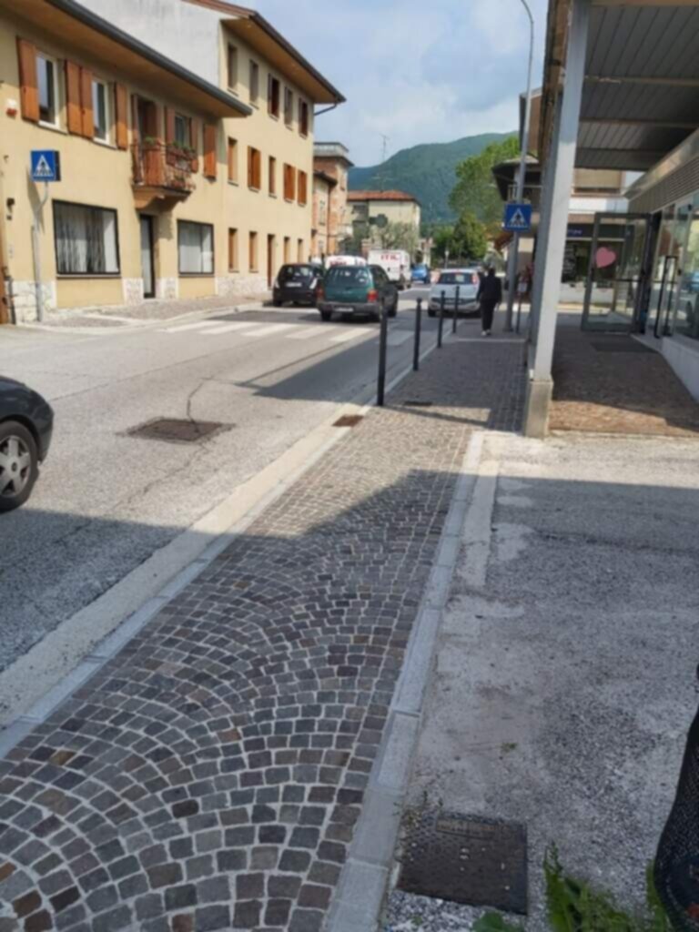 PARCHEGGIO DISABILI PUBBLICO