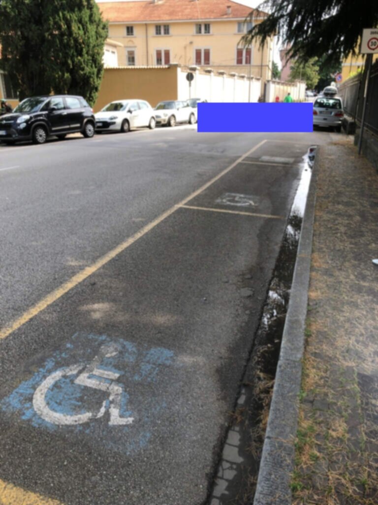 PARCHEGGIO DISABILI PUBBLICO