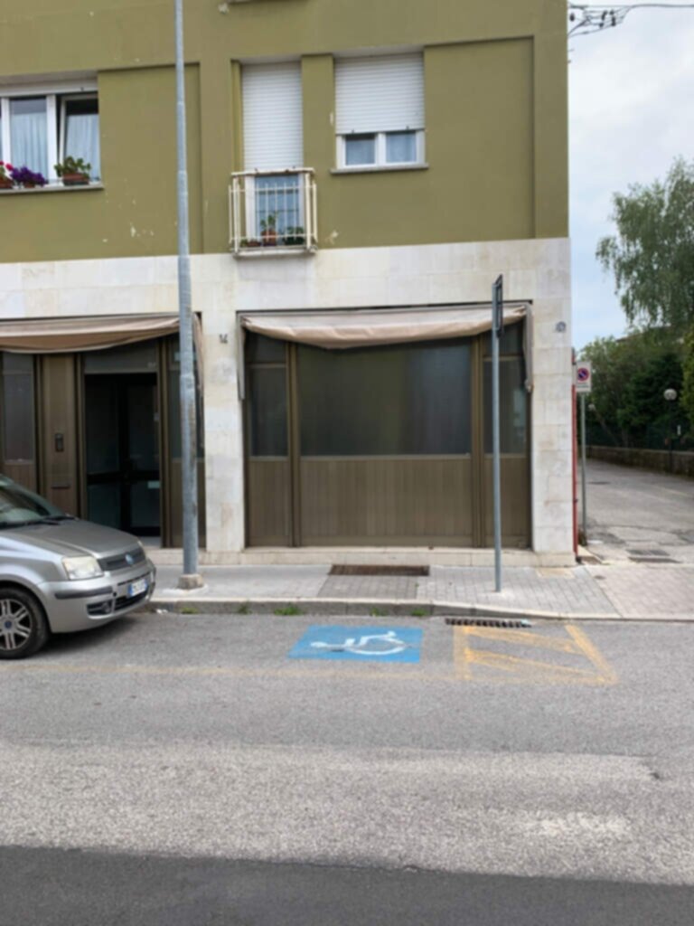 PARCHEGGIO DISABILI PUBBLICO via Albona 14