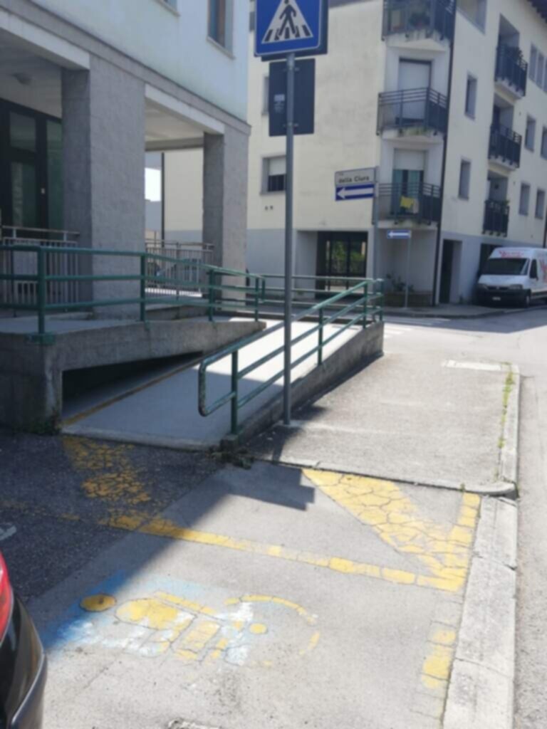 PARCHEGGIO DISABILI Pubblico via della ciura