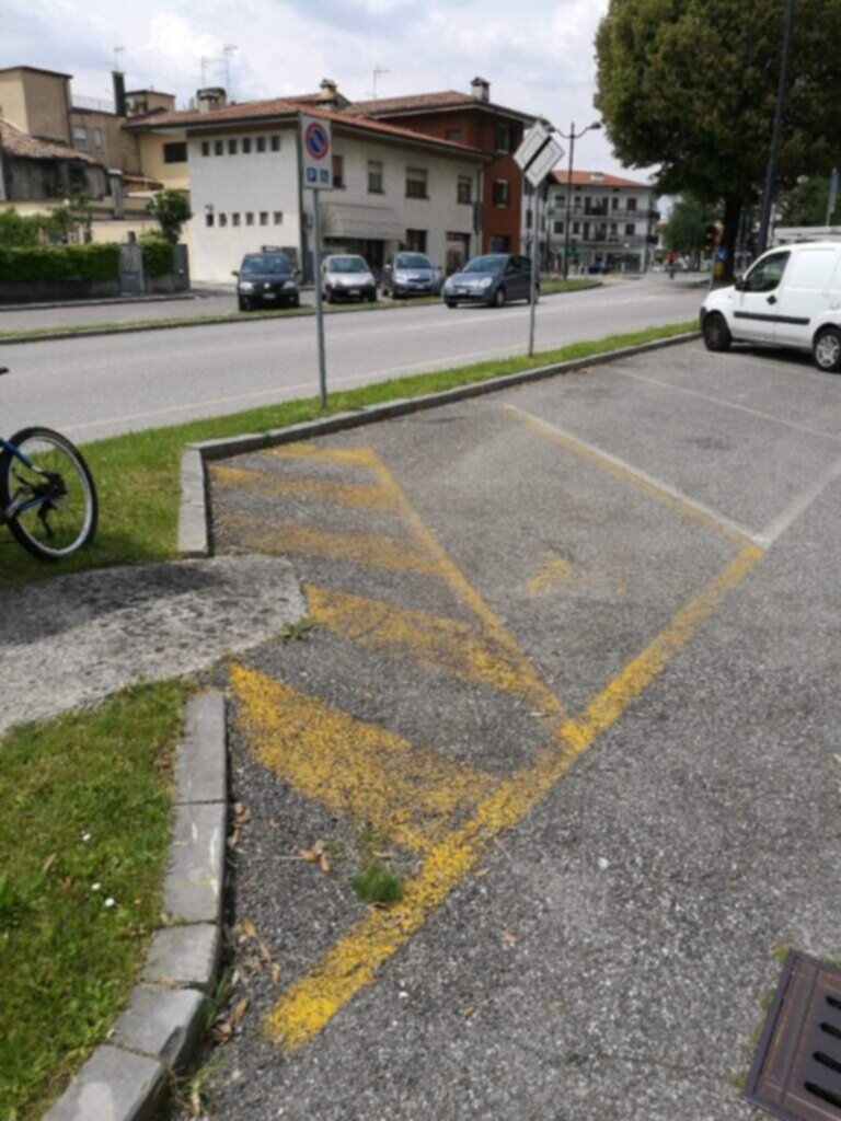 PARCHEGGIO DISABILI PUBBLICO in Via del Buret