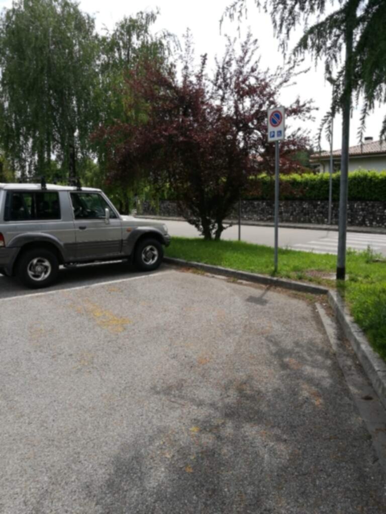 PARCHEGGIO DISABILI PUBBLICO in Via Colugna (asilo)