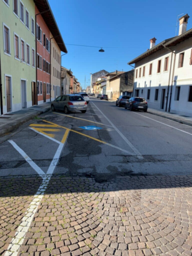 PARCHEGGIO DISABILI PUBBLICO