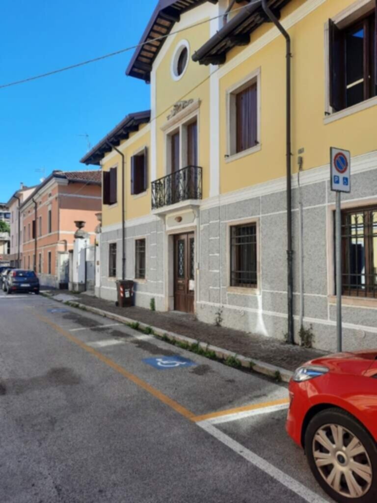 PARCHEGGIO DISABILI PUBBLICO Via Palestro