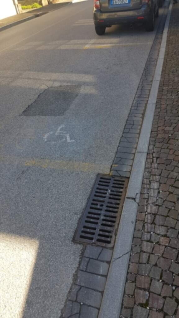 PARCHEGGIO DISABILI PUBBLICO