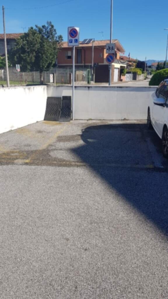 PARCHEGGIO DISABILI PUBBLICO