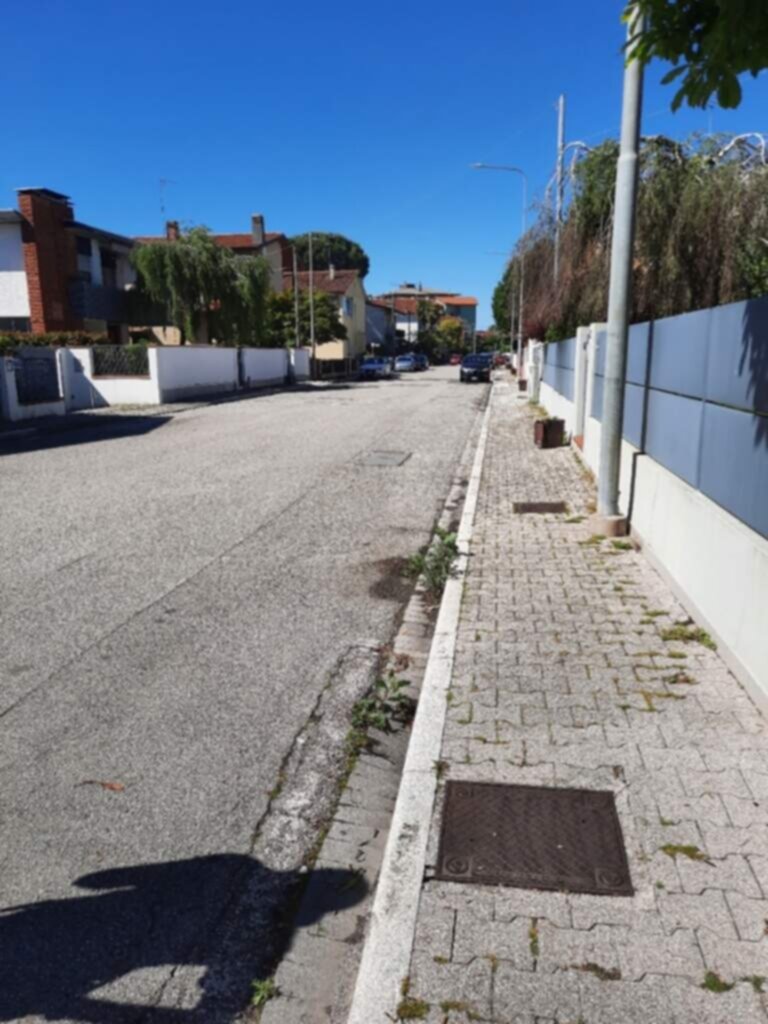 PARCHEGGIO DISABILI PUBBLICO via Romans