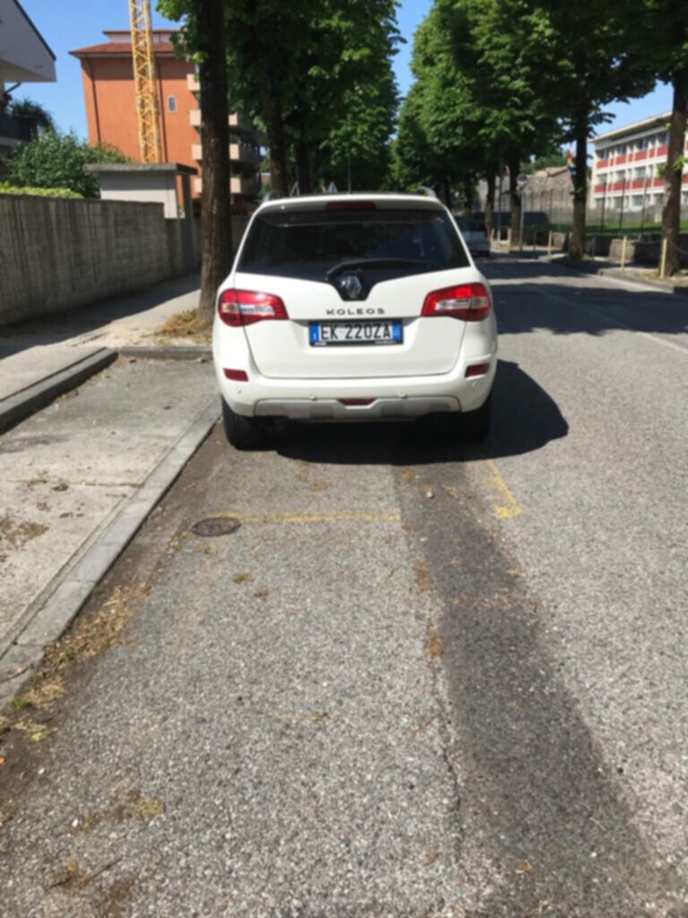 PARCHEGGIO DISABILI PUBBLICO