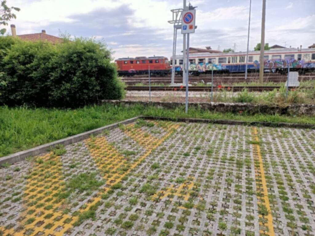 PARCHEGGIO DISABILI PUBBLICO