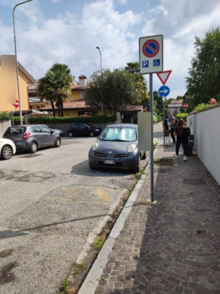 PARCHEGGIO DISABILI PUBBLICO