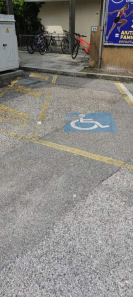 PARCHEGGIO DISABILI PUBBLICO STAZIONE TRANI