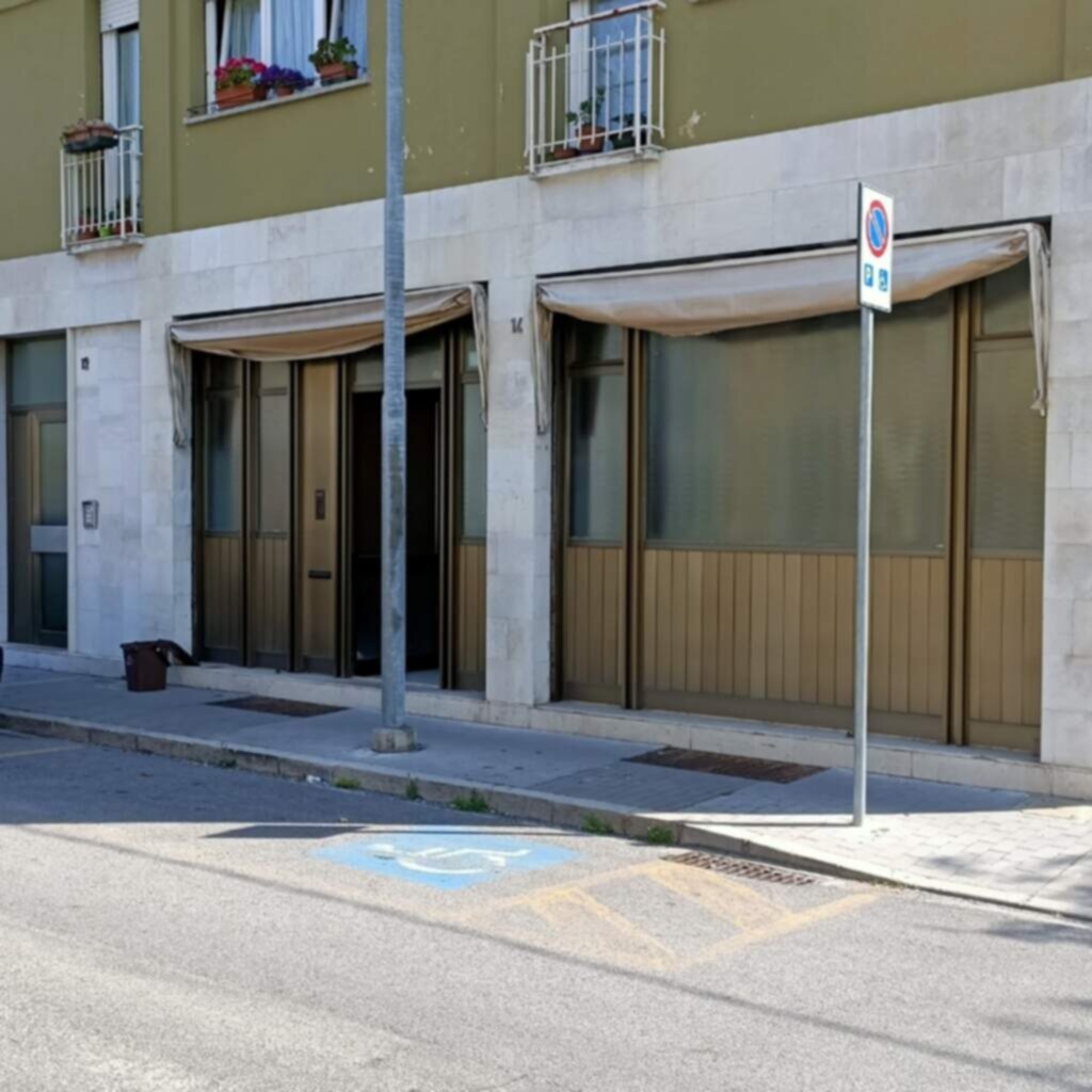 PARCHEGGIO DISABILI PUBBLICO