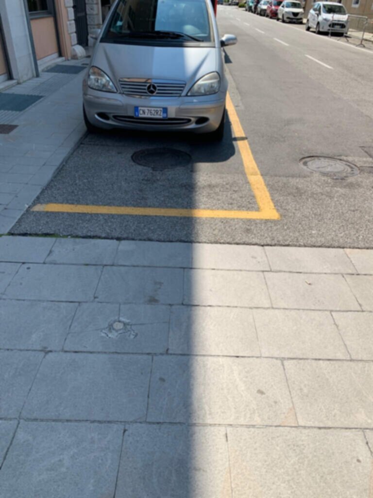 PARCHEGGIO DISABILI PUBBLICO