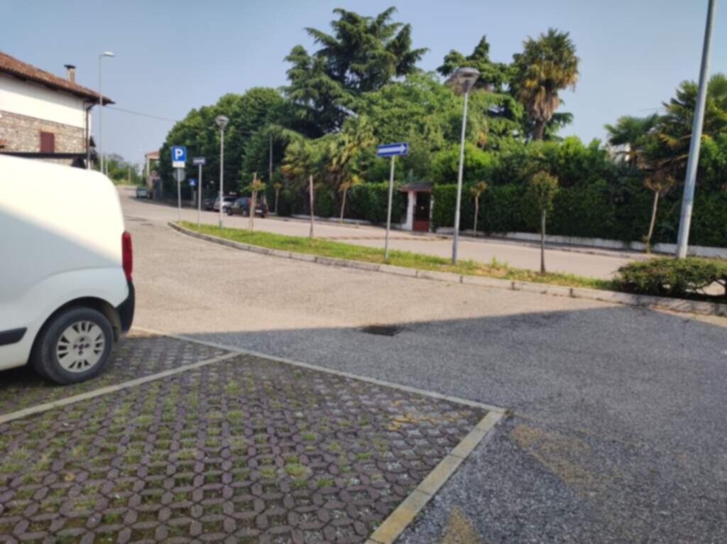 PARCHEGGIO DISABILI PUBBLICO